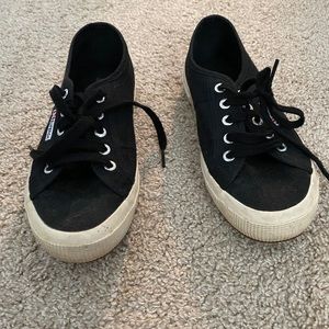 Supergas black sneakers